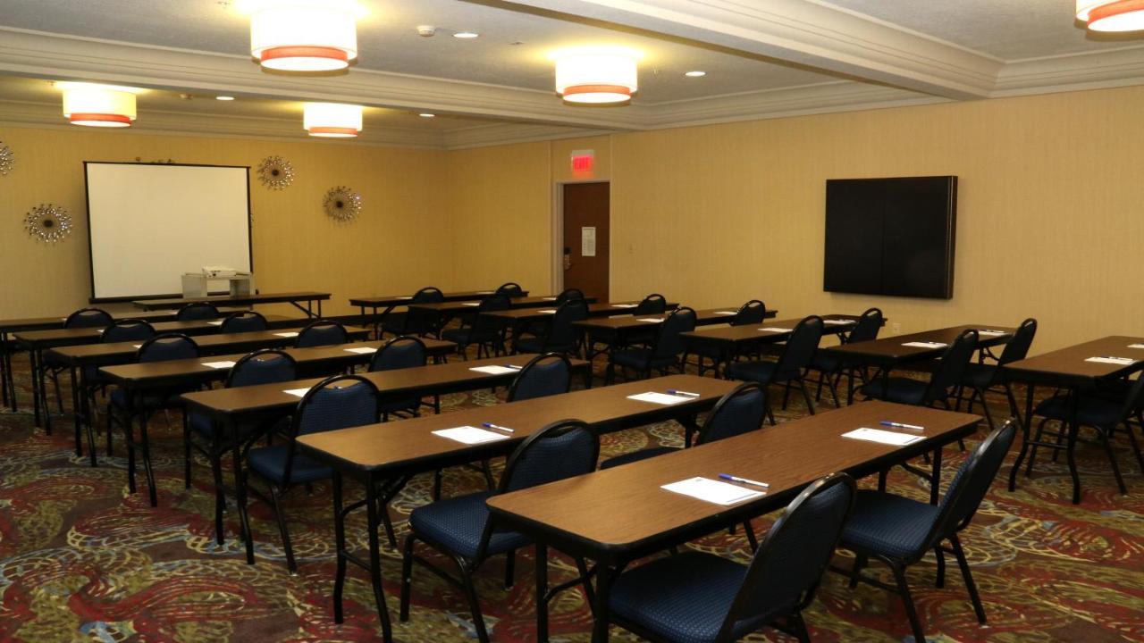 Holiday Inn Express Hotel & Suites Saginaw By Ihg Zewnętrze zdjęcie