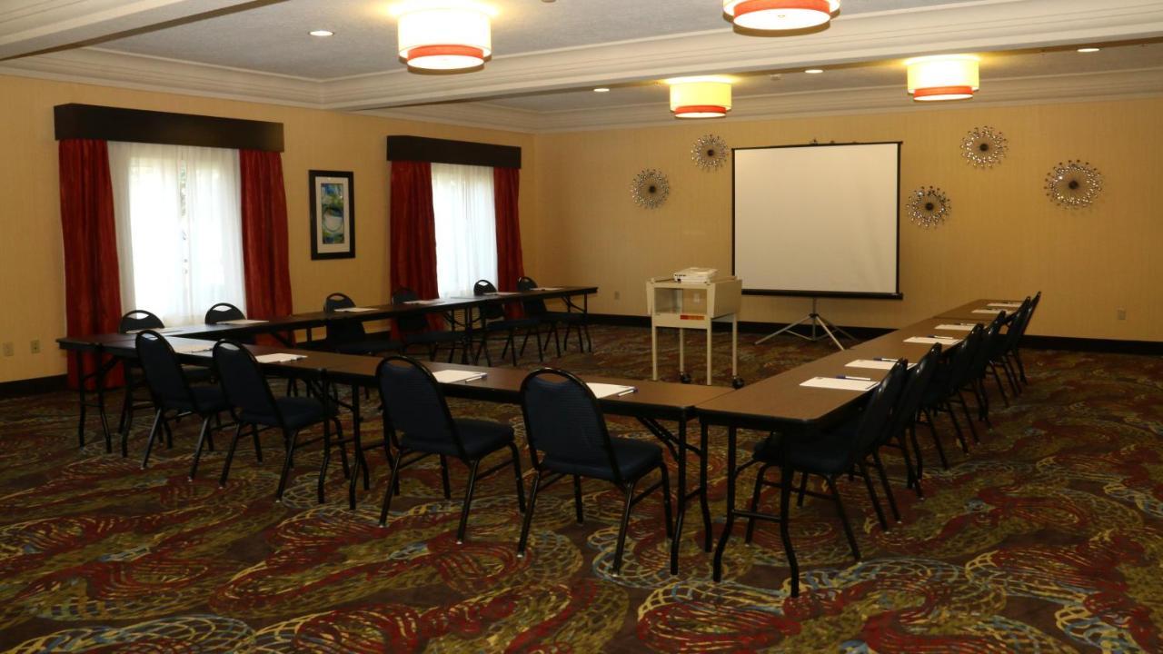 Holiday Inn Express Hotel & Suites Saginaw By Ihg Zewnętrze zdjęcie