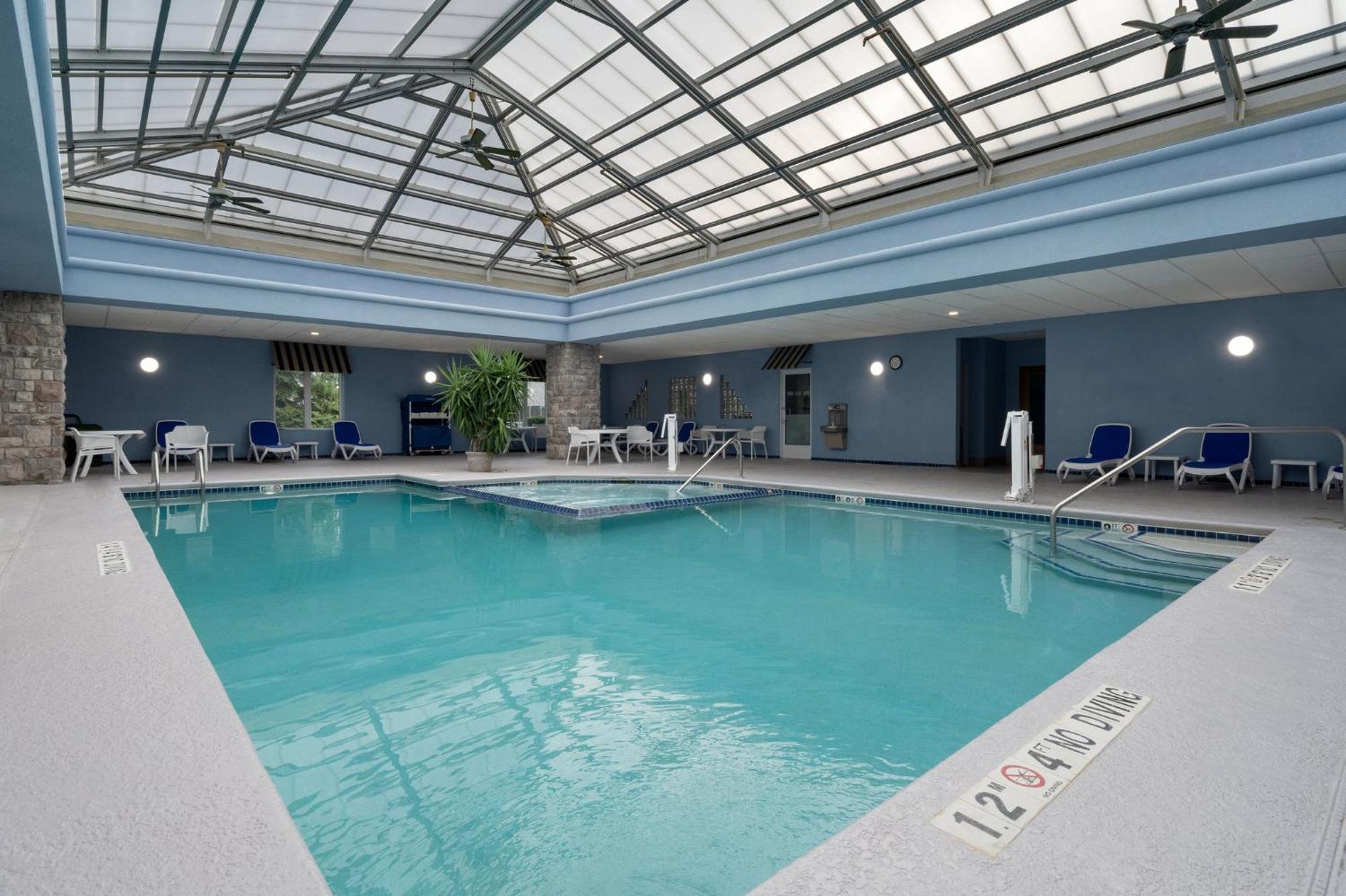 Holiday Inn Express Hotel & Suites Saginaw By Ihg Zewnętrze zdjęcie