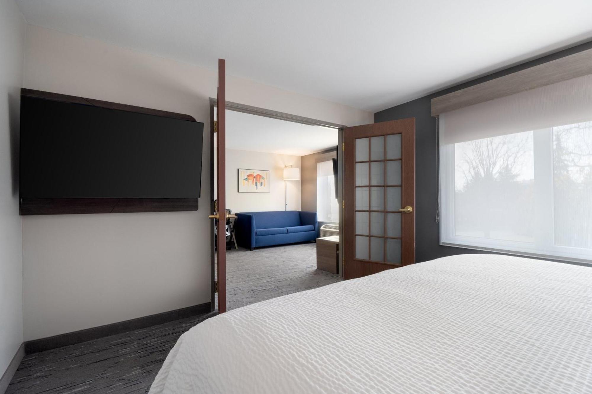 Holiday Inn Express Hotel & Suites Saginaw By Ihg Zewnętrze zdjęcie